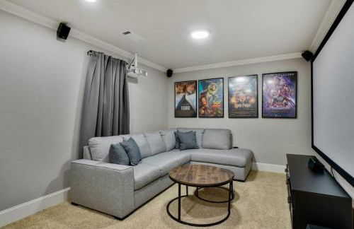 Luxury4000sqft Hot Tub Games Cinema FTWorth ATTST - Photo 5