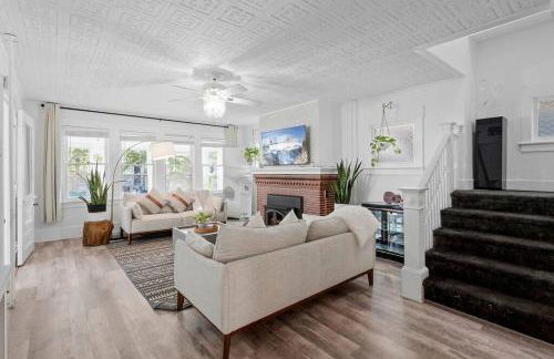5BR 3BA Family Retreat 2 Blocks from Beach - Foto 22