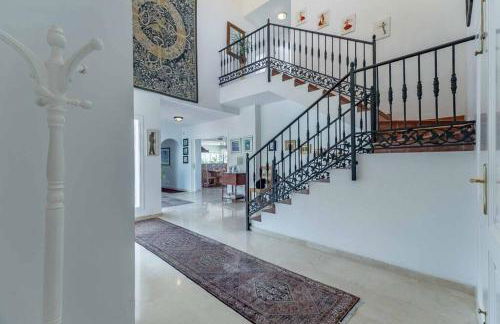 49-Exclusive Villa With Private Pool & Breathtaking Views in Mijas! - Photo 34