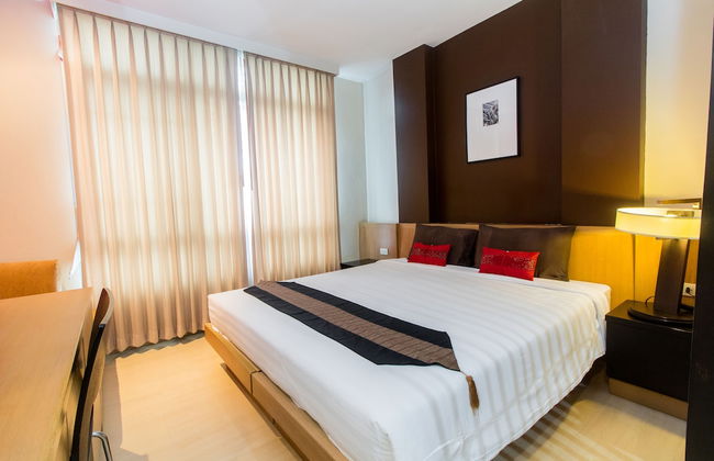 Silom convent garden - Photo 22