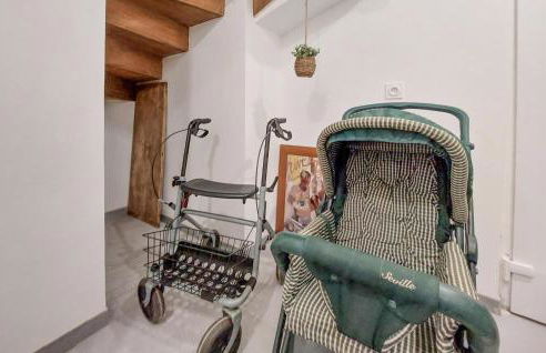 Amazing Home In Neuilly Le Vendin - Photo 18