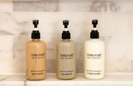 Sink into the Luxe Corner Tub at an Upscale, Spacious Home - Foto 24