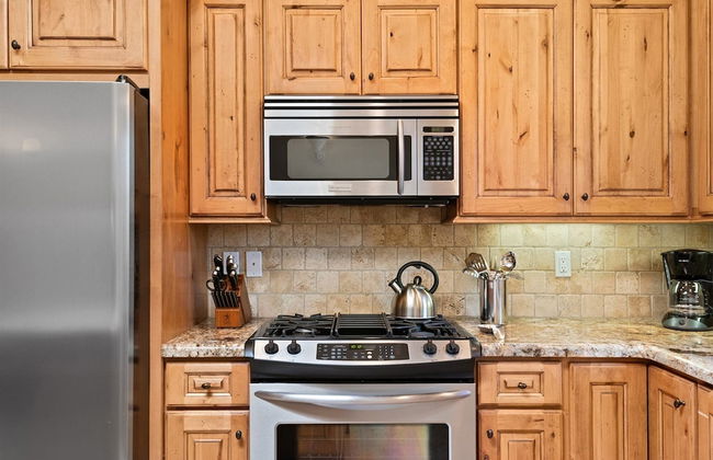 Casa Nona - Pristine Home in the Railyard District, Walk to The Plaza - Photo 12