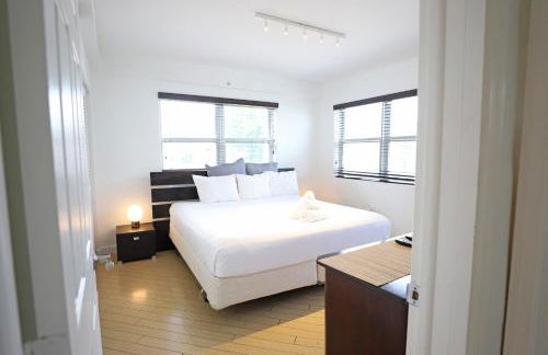 South Beach Walk to Sea Free Parking & Balcony Family & Pet Friendly - Foto 2