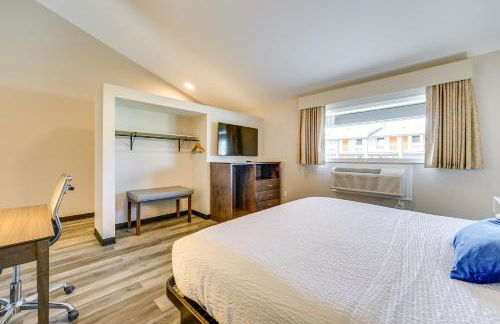 WFH-Friendly Studio Near Lighthouse Beach! - Foto 15