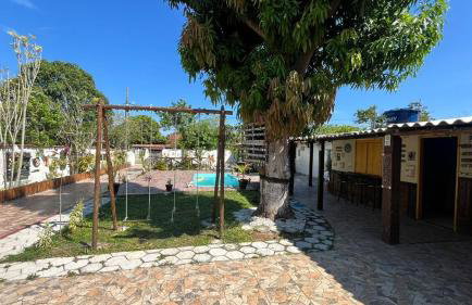 Casa de Veraneio Grande com Piscina, Churrasqueira e 4 quartos - Foto 47