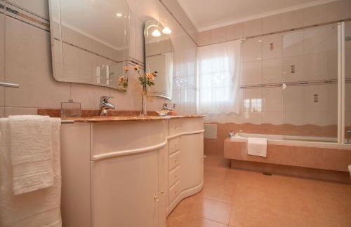 Ramal House - Photo 16