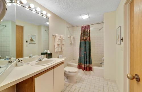 349 Edgewater Inn - Photo 12