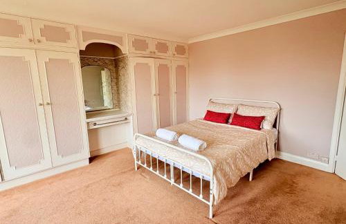 6-Beds, Private Road, Beautiful Garden - Foto 12