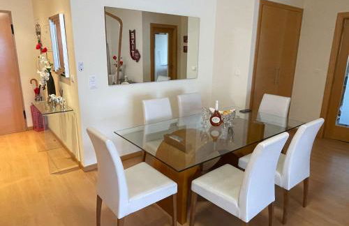 Stylish & Spacious Apartment with Balcony - Foto 17