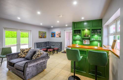 Lilys Pink House - Photo 25