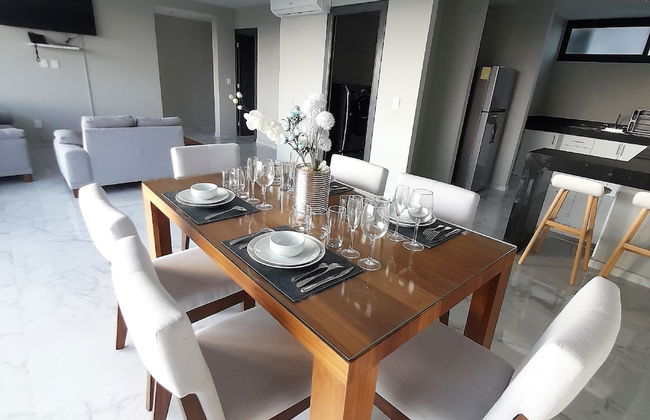 Level luxury condos - Photo 14