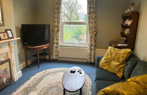 Grace Stays - Photo 1