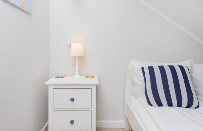 Bright Apartment in Debki by Renters - Photo 3