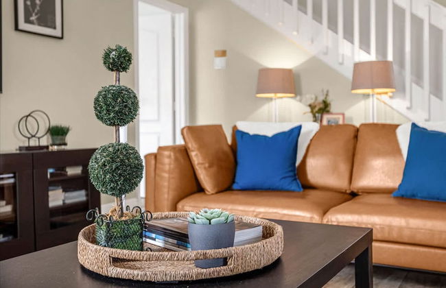 Spacious Home w Garden BBQ and Games at Golf Club - Photo 9