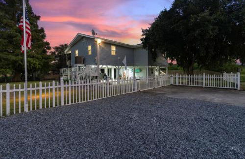 Mins to Casino & Beach Fire Pit Large Yard Decks - Foto 37