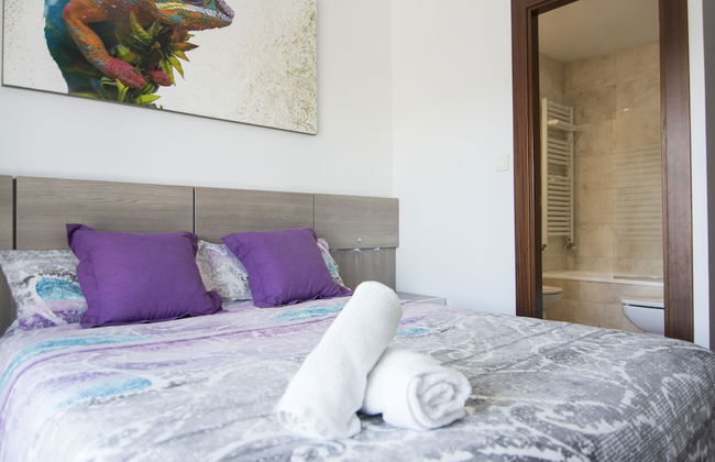 EnjoyGranada LUJO Piscina y Parking - Foto 9