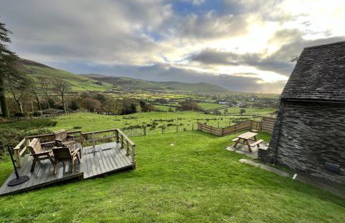 Barn Retreat with Valley Views & Onsite Dog Field - Foto 2