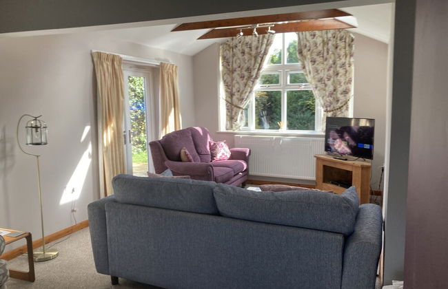 Spacious Detached Bungalow With Ample Parking - Foto 43