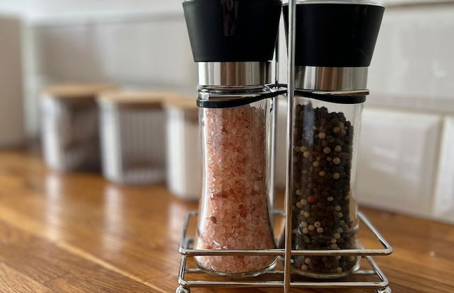 AMAZING CENTRAL 3 bed REFURB sleeps 5 - Photo 3