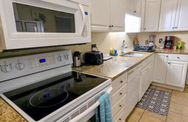 FairWestern, 5 bedrooms, 2 baths, sleeps 11 - Foto 7