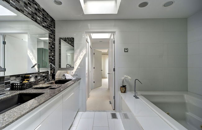 Sunset Villa by Rove Beachfront w Deck Pool - Foto 18