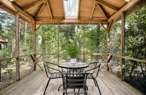 Hot Tub Deck Screened Porch Fire Pit & WiFi - Photo 3