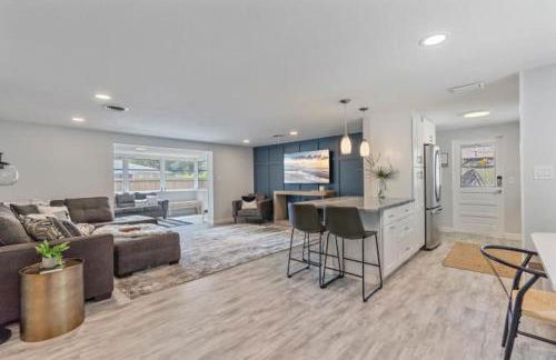 The Wisteria Oasis With heated pool and hot tub - Foto 9