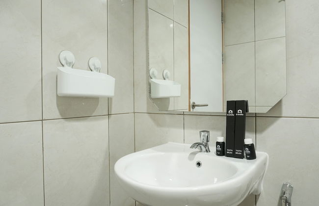 Minimalist And Cozy 2Br Apartment At The Nest Near Puri By Travelio - Foto 13