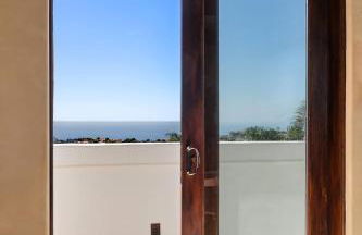 Timeless Spanish Villa with Panoramic Ocean Views - Foto 47