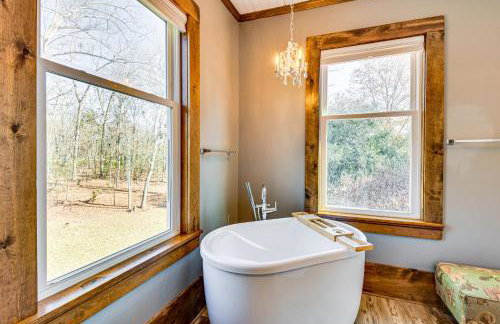 Historic Farmhouse with Modern Amenities and Hot Tub - Foto 24