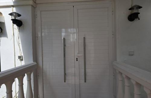 Large Family Villa 500m From Beach with Stunning Views - Photo 24