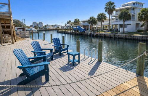 Waterfront Home, Short Walk to Beach, Deck/Balcony - Foto 1
