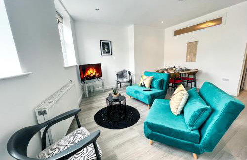 The County Staycation - Photo 1