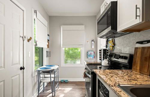 Spring Bungalow - A cozy getaway in downtown Hot Springs! - Foto 18