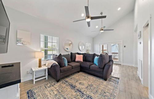 Gorgeous Home with Huge Private Pool and Game Room - Foto 5