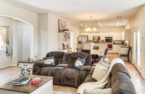 North Las Vegas Home with Hot Tub - 14 Mi to Strip! - Foto 4