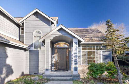 Brier 5BR Retreat w Pool Table Deck Central AC - Foto 6