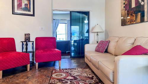 Pools and Pickleball! Dog-Friendly Home in Surprise - Foto 3