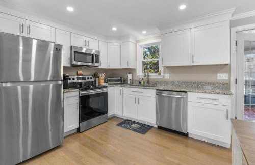 Cozy Spacious Home Walk to the Beach and 1 Mile to Downtown Hyannis - Photo 21