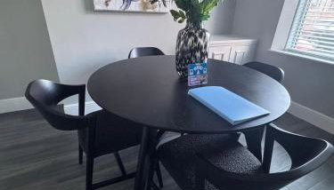 Central Near Hospital 2 Bedroom - Sleeps 4 - Self Check In - Fully Furnished - Photo 4