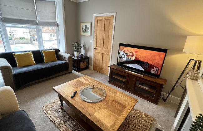 Luxurious Victorian Villa With Parking, Sleeps six - Photo 16