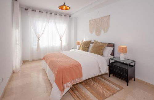 Family Fairways I Spacious 4-Bedroom Townhouse Near Beach & Golf, Estepona - Photo 26