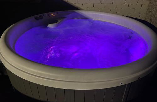 Awelon Holiday Cottage sleeps 10, Hot Tub, Log Burner, North Wales, Porthmadog - Foto 14