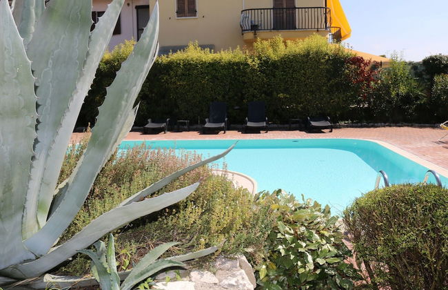 Holiday Apartment near Lake, Shared Swimming Pool - Foto 12