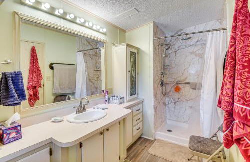 Boat Dock and Waterfront Deck Home in Satsuma! - Foto 13