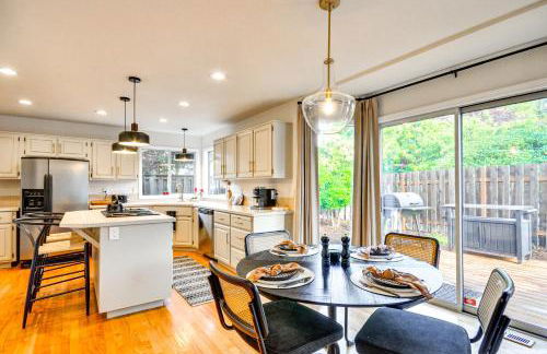 Near Shops and Cafes Beaverton Haven with Luxe Decor! - Foto 8