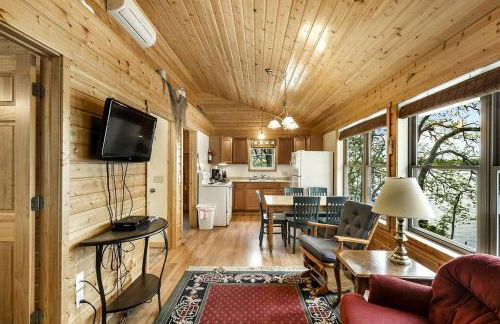 Minnesota Glamping Retreat in Lakeside Cabin for 6 in Fergus Falls - Foto 3