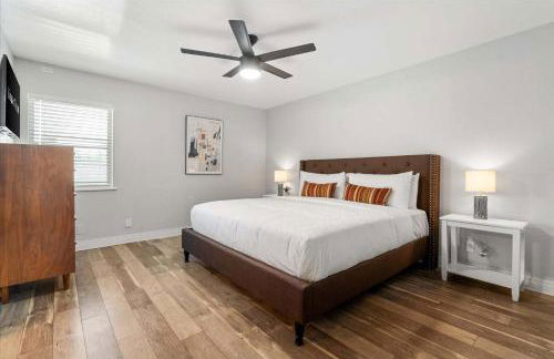 Backyard Oasis Heated Pool Game Room Gazebo - Foto 42