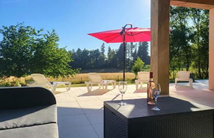 Lovely Modern 6-Bed Retreat Near 3 Swimming Lakes, Perfect for Families - Foto 4